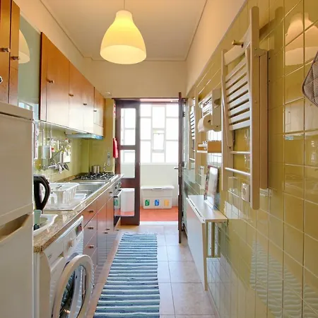 Sailing Apartment *